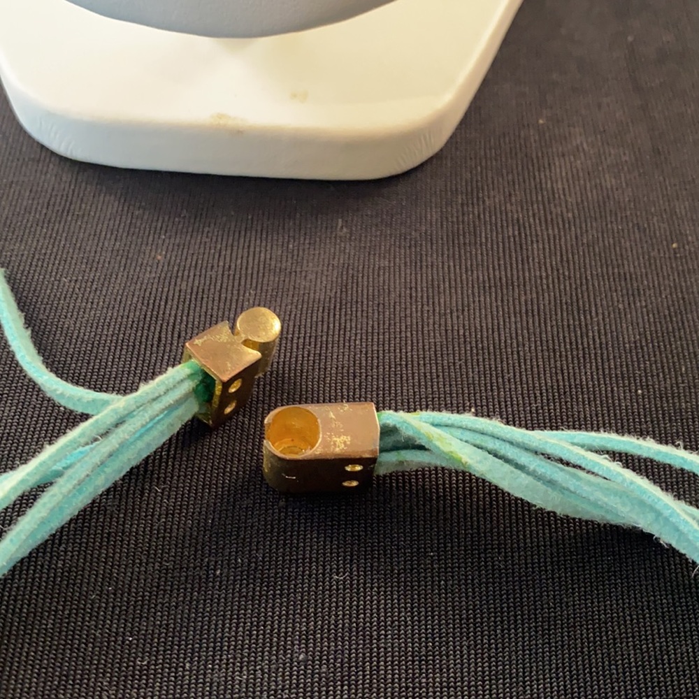 Leather & brass necklace - Picture 3 of 3